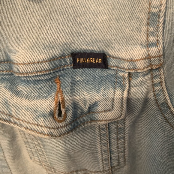 Fantastic Unisex Pull and Bear Light Blue Denim Jean Jacket SZ Medium 🔥 - Picture 5 of 13